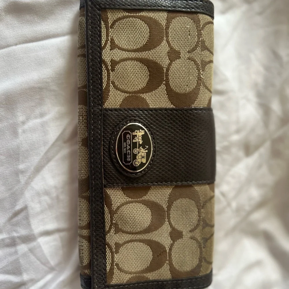 Coach Signature Canvas Wallet - Picture 12 of 12